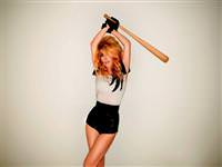 Hande Yener'i mahkemeye verdik