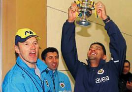 Dos Santos'a övgü
