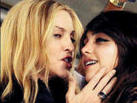 Madonna modacılığa soyundu...