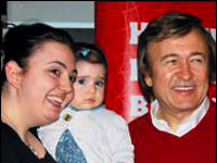 Piyanolu imza günü