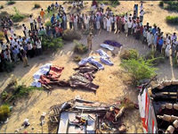 Hindistan'da trafik faciası: 32 liseli öldü