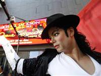 Michael Jackson'ı öldüren şırınga satılık
