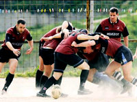 Bizim uşaklar Rugby'yi kucaklar