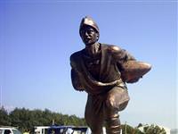 Çanakkale Savaşı'nı dinleyerek büyüdü.