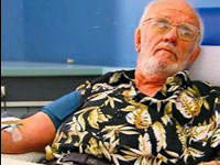 Altın kollu mucize adam