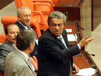 Kuzu ile Genç birbirine girdi