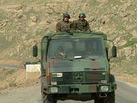 Askeri araç devrildi