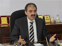 Belediye başkanına yumruk atıldı
