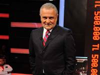 Efsane yarışmaya efsane sunucu