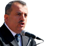 Taciz iddiaları koltuğundan etti
