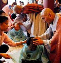 Minik Budistler kampta