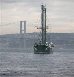 İstanbul boğazı gemi trafiğine kapatıldı