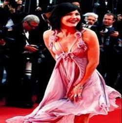 Cannes'ı kaynatan kareler!