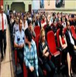 Oyuncular Elazığ'da mahkumlarla buluştu