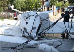 İstanbul’da sokak ortasına uçak düştü