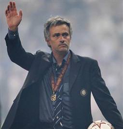 Madrid Mourinho'yu bekliyor