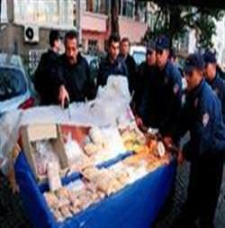 Zabıta 100 bin seyyar kovaladı