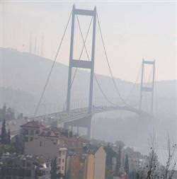 İstanbul’da yağmur yerini sise bıraktı