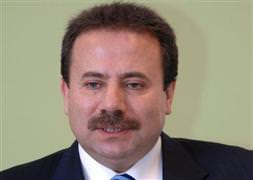 Arınç'tan Akman'a bombardıman