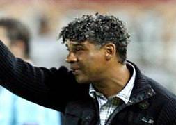 Rijkaard'ın şoke olduğu an!