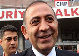 Gürsel Tekin'in koltuğu sallanıyor