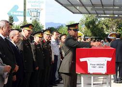 Teğmenin eşine uğurlama