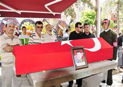 Şehitlerimizi uğurluyoruz