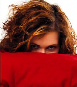 'Haber toplantısında bacağımı elledi'