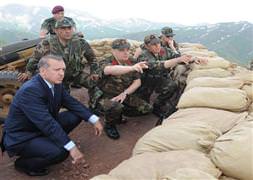 "Açıp biraz Atatürk'ün resmine baksınlar"