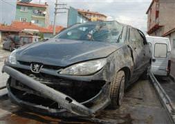 Polis aracı takla attı: 7 yaralı