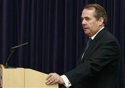 Liam Fox’tan  açık mesaj