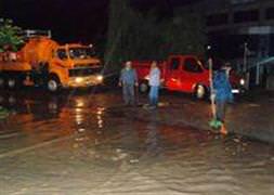 Sel trafiği felç etti