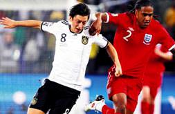 Mesut, Messi'den iyi!