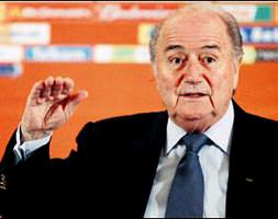Blatter özür diledi