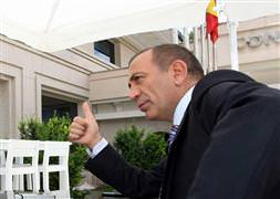 Gürsel Tekin’e Sav darbesi