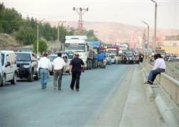 PKK ile çatışmayı binlerce insan izledi