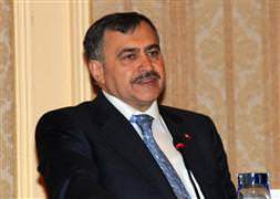 "Boyu kadar siperin arkasında duruyor"