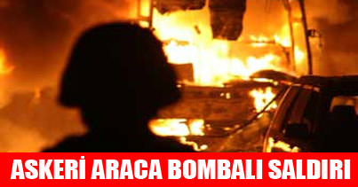 Askeri araç geçerken patladı