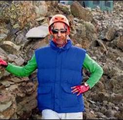 Görmüyor ama Alp'lere çıkacak