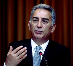 Başkan, Üstünel'i getir