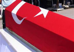 Şehidin elbiselerini çaldılar!