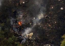 Pakistan'da yolcu uçağı düştü