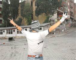 Yüksekova'da yine olay çıktı