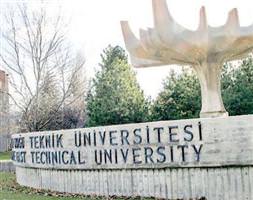 ODTÜ'lü işçiler rektörlük önünde yol kapattı