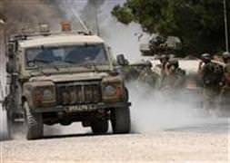 İsrail askerleri ağaçları kesti