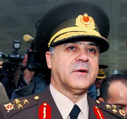 Özel orduya özel komutan