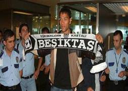 Carew geliyor