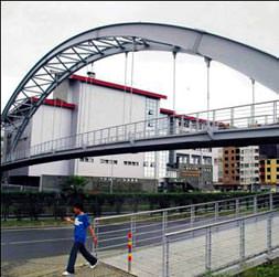 Labirent üstgeçide ilginç düzenleme