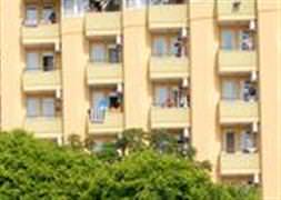 Otelin beşinci katından atladı!