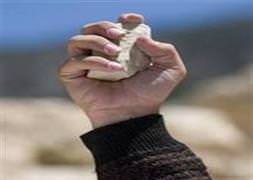 Taşlayarak öldürdüler